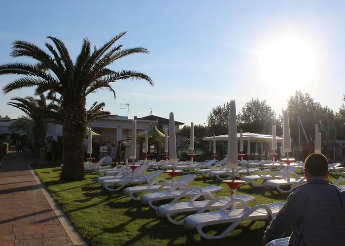 Il Triangolo 4* Розето-дельи-Абруцци