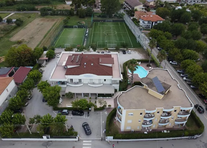 Il Triangolo 4* Розето-дельи-Абруцци