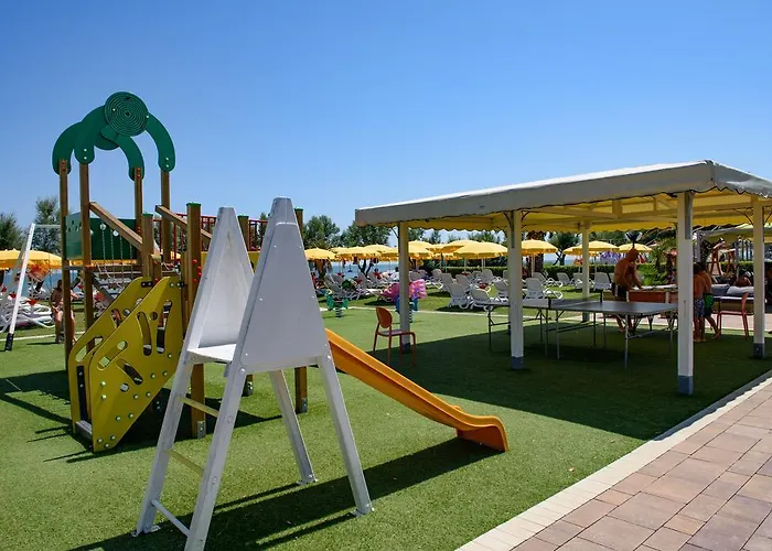 Il Triangolo 4* Розето-дельи-Абруцци