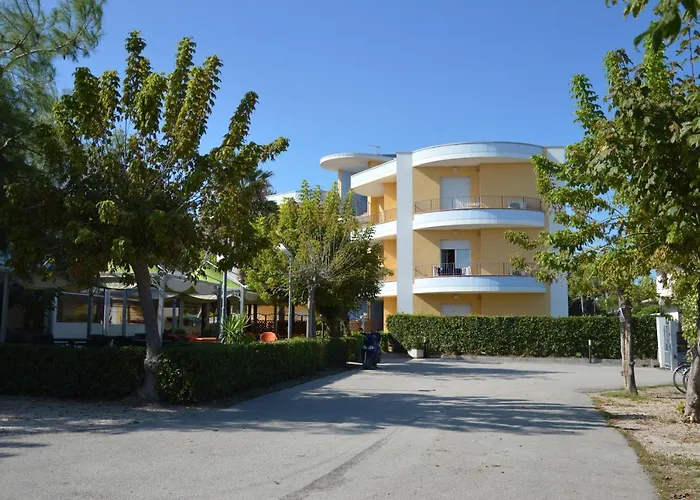 Il Triangolo 4* Розето-дельи-Абруцци