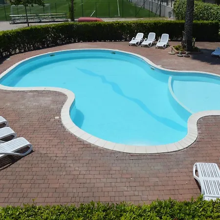 Il Triangolo Aparthotel 3*