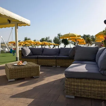 Lägenhetshotell Il Triangolo Roseto Degli Abruzzi