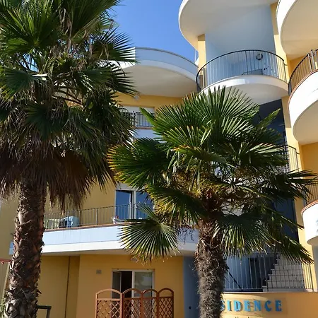 Il Triangolo Lägenhetshotell Roseto Degli Abruzzi