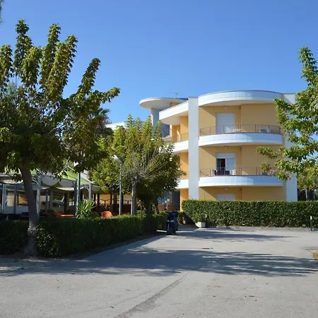 Il Triangolo 3* Roseto Degli Abruzzi