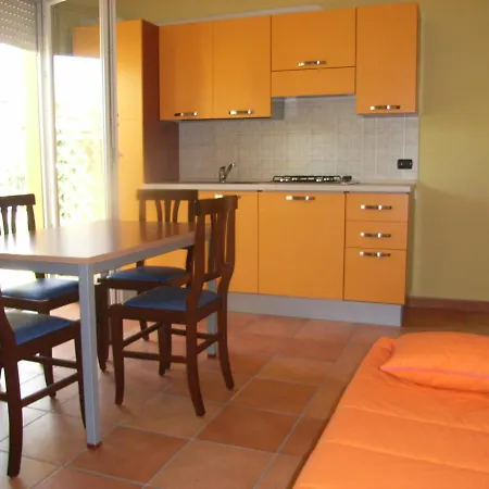 Lägenhetshotell Il Triangolo Roseto Degli Abruzzi