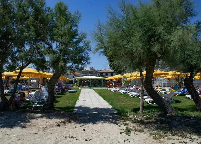 アパートホテル Il Triangolo ロゼート・デッリ・アブルッツィ